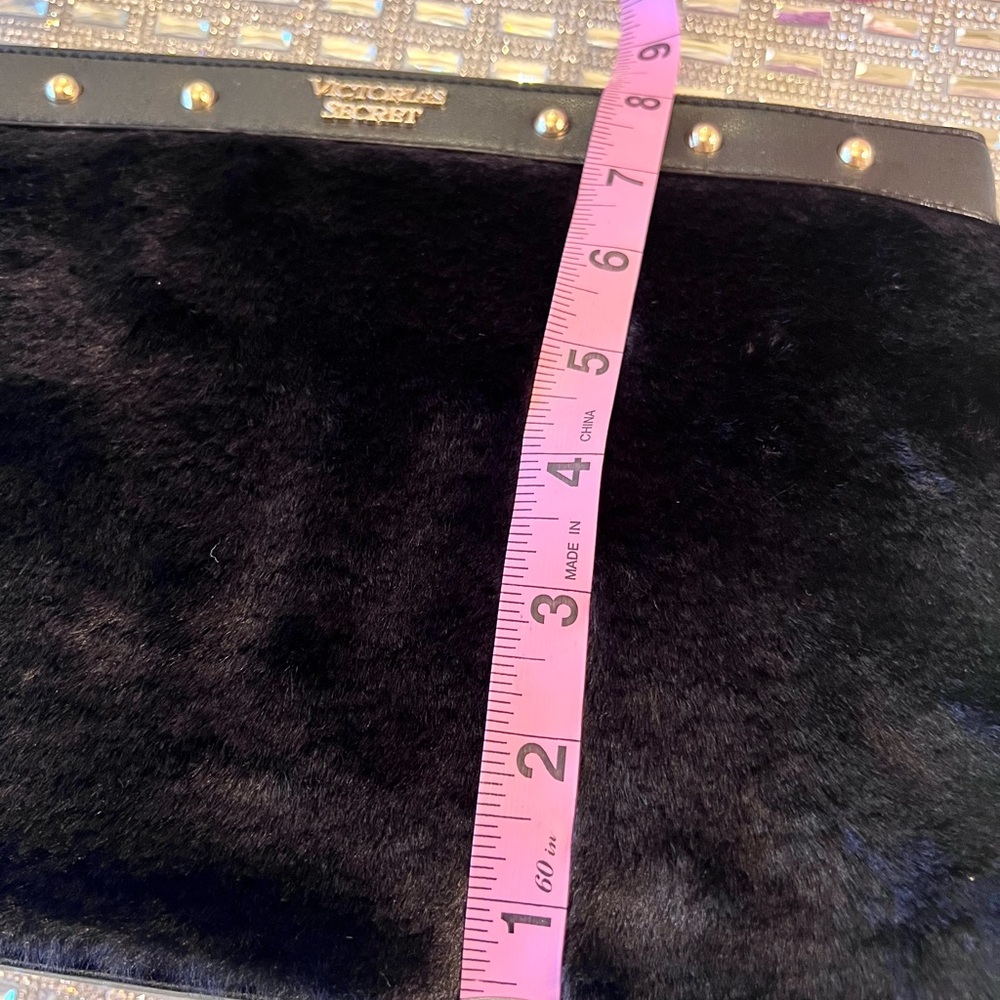 🖤 FAUX FUR Black Cosmetic Case Victoria’s Secret NEW - Picture 5 of 5